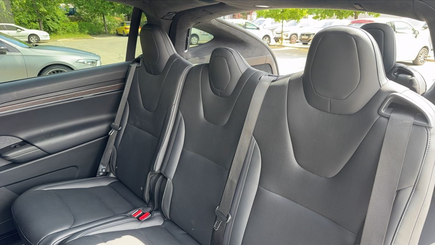 Tesla Model X - Photo 9