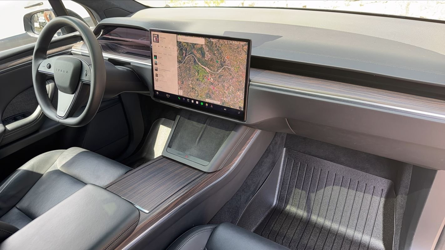 Tesla Model X - Photo 10