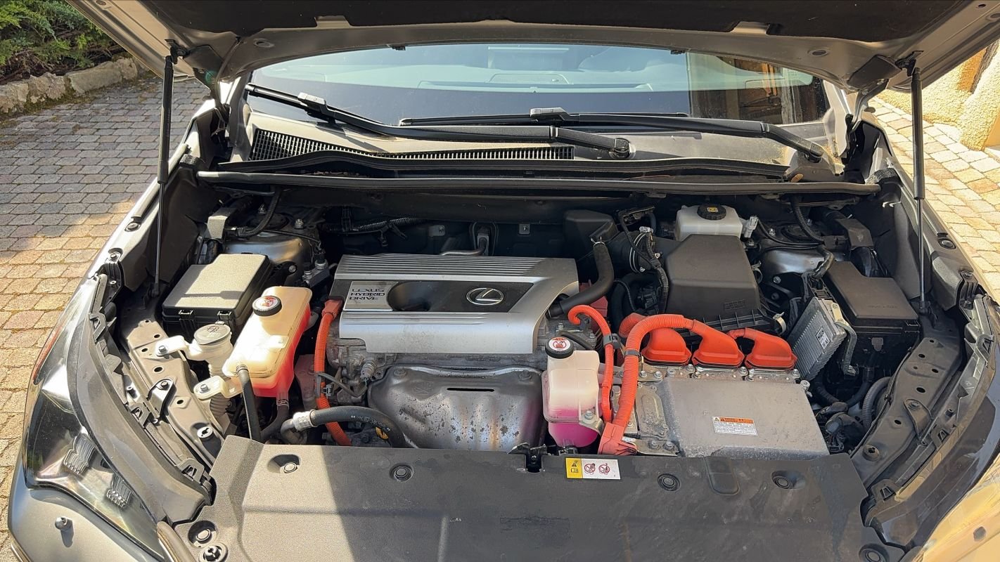 Lexus NX 300h - Photo 15