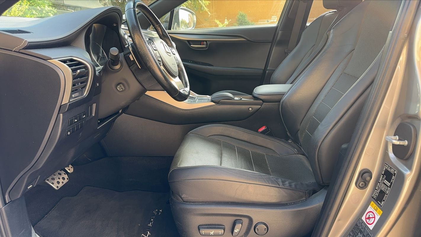 Lexus NX 300h - Photo 25