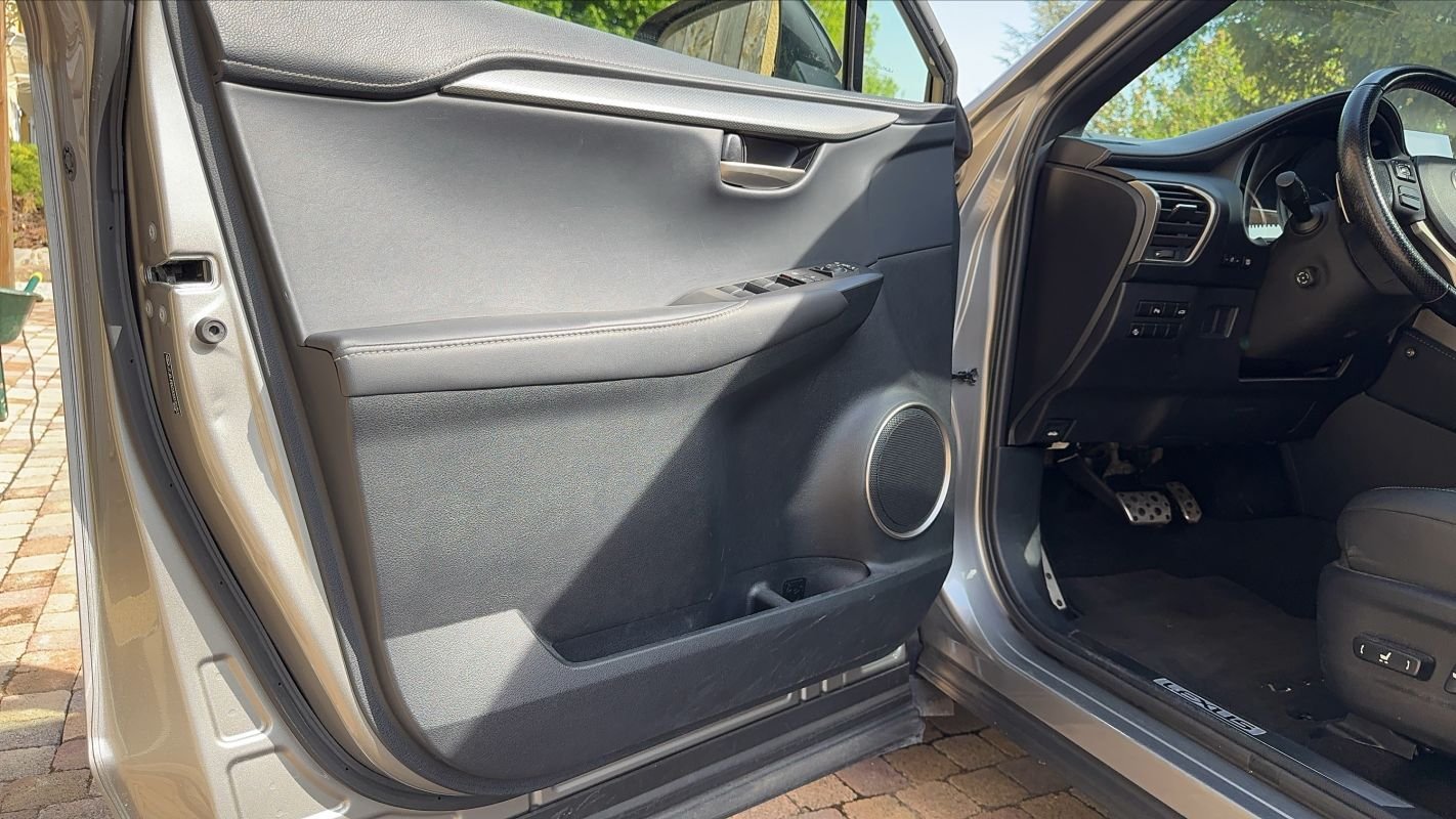 Lexus NX 300h - Photo 7