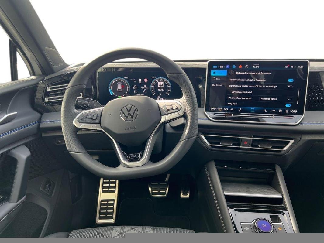 Volkswagen Tiguan - Photo 2