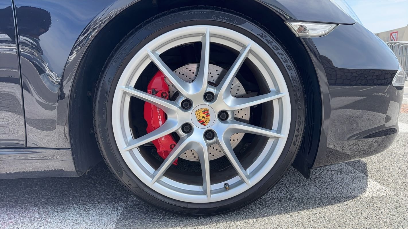Porsche 911 - Photo 17