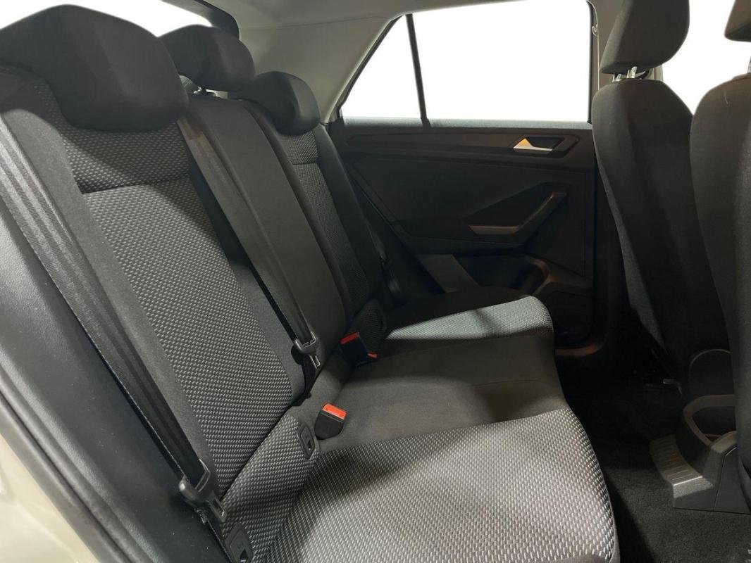 Volkswagen T-Roc - Photo 23
