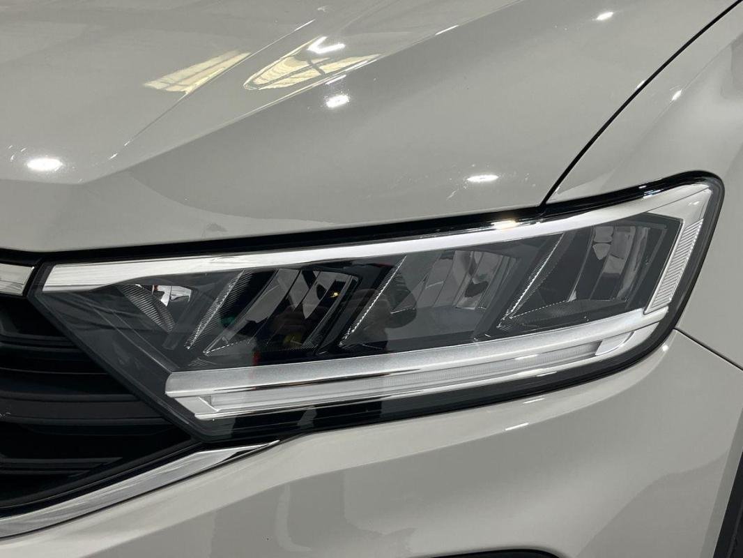 Volkswagen T-Roc - Photo 26