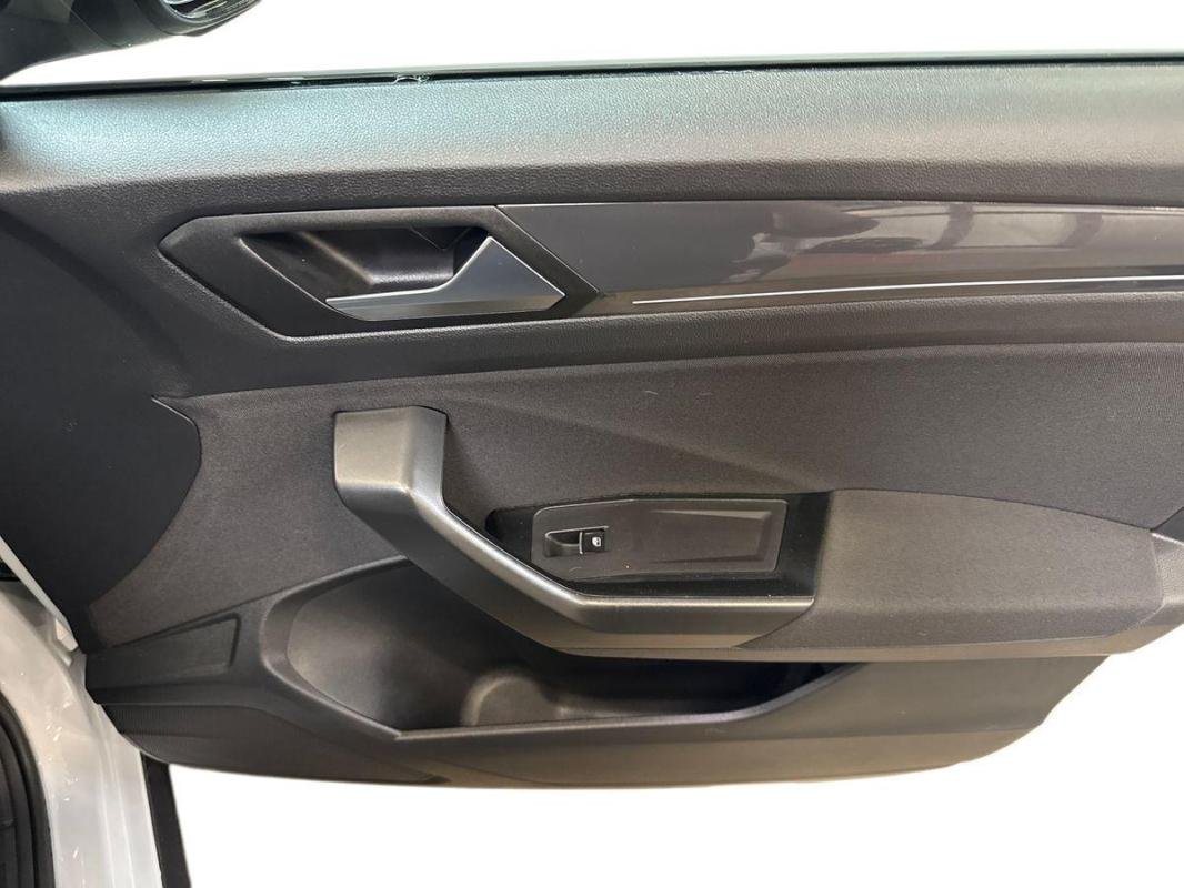 Volkswagen T-Roc - Photo 15