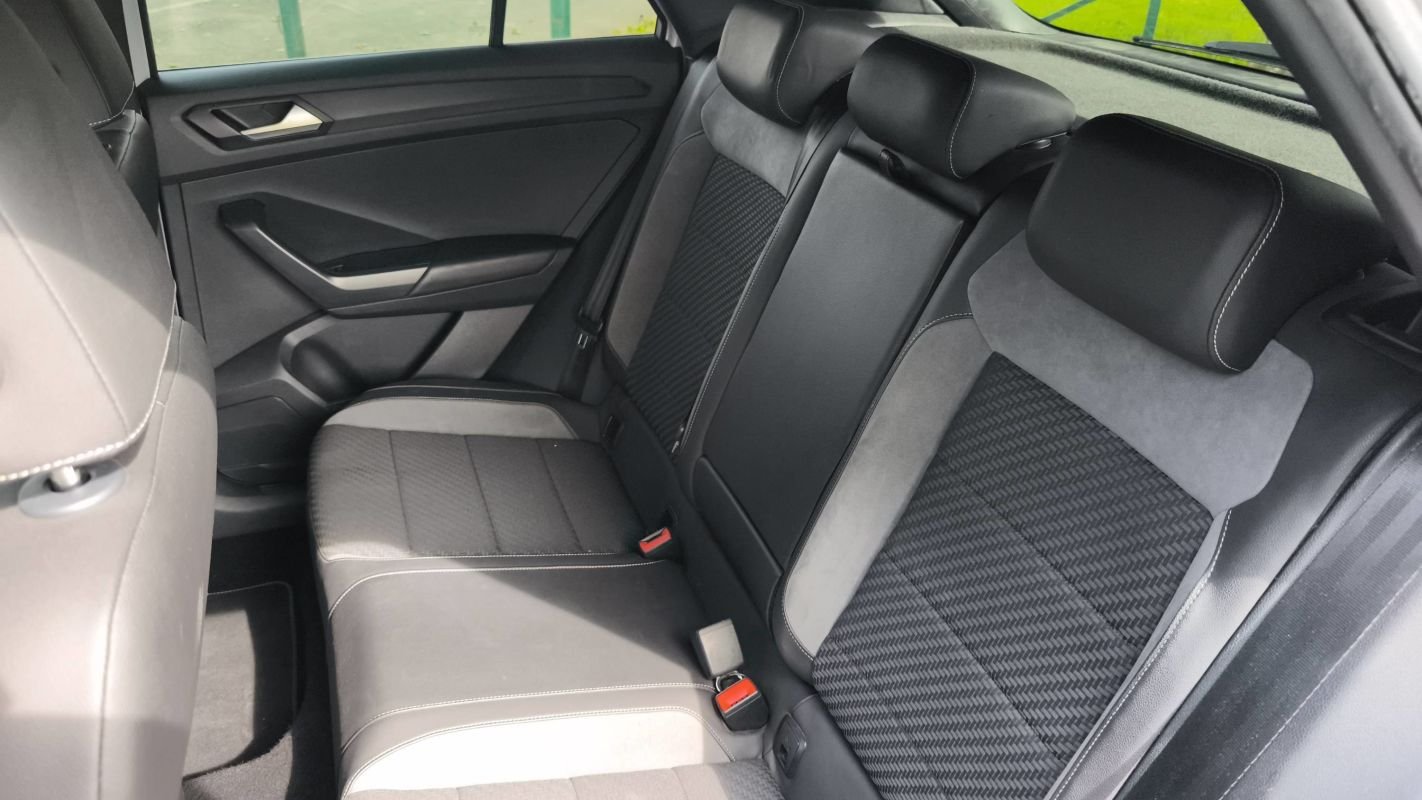 Volkswagen T-Roc - Photo 9