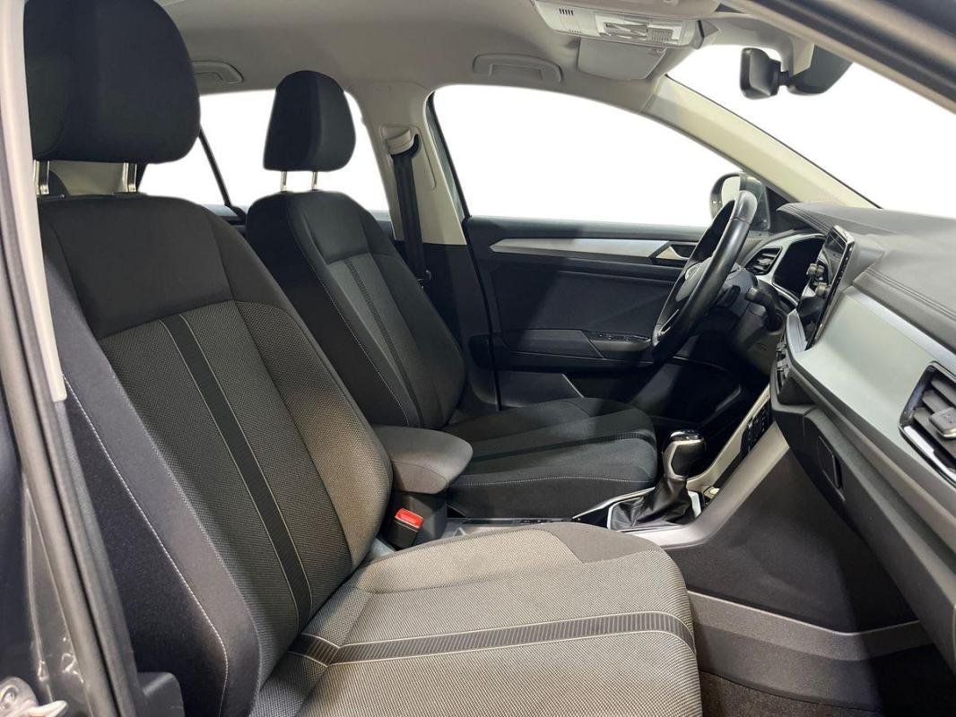Volkswagen T-Roc - Photo 13