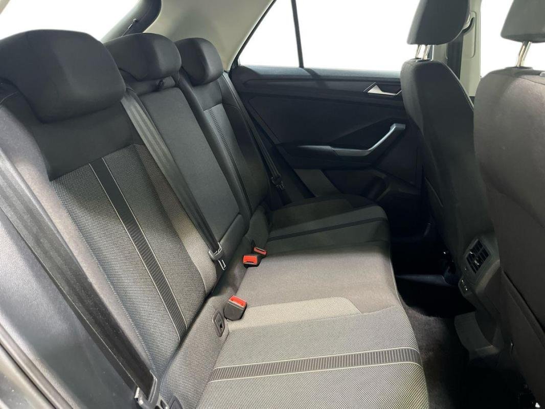 Volkswagen T-Roc - Photo 23