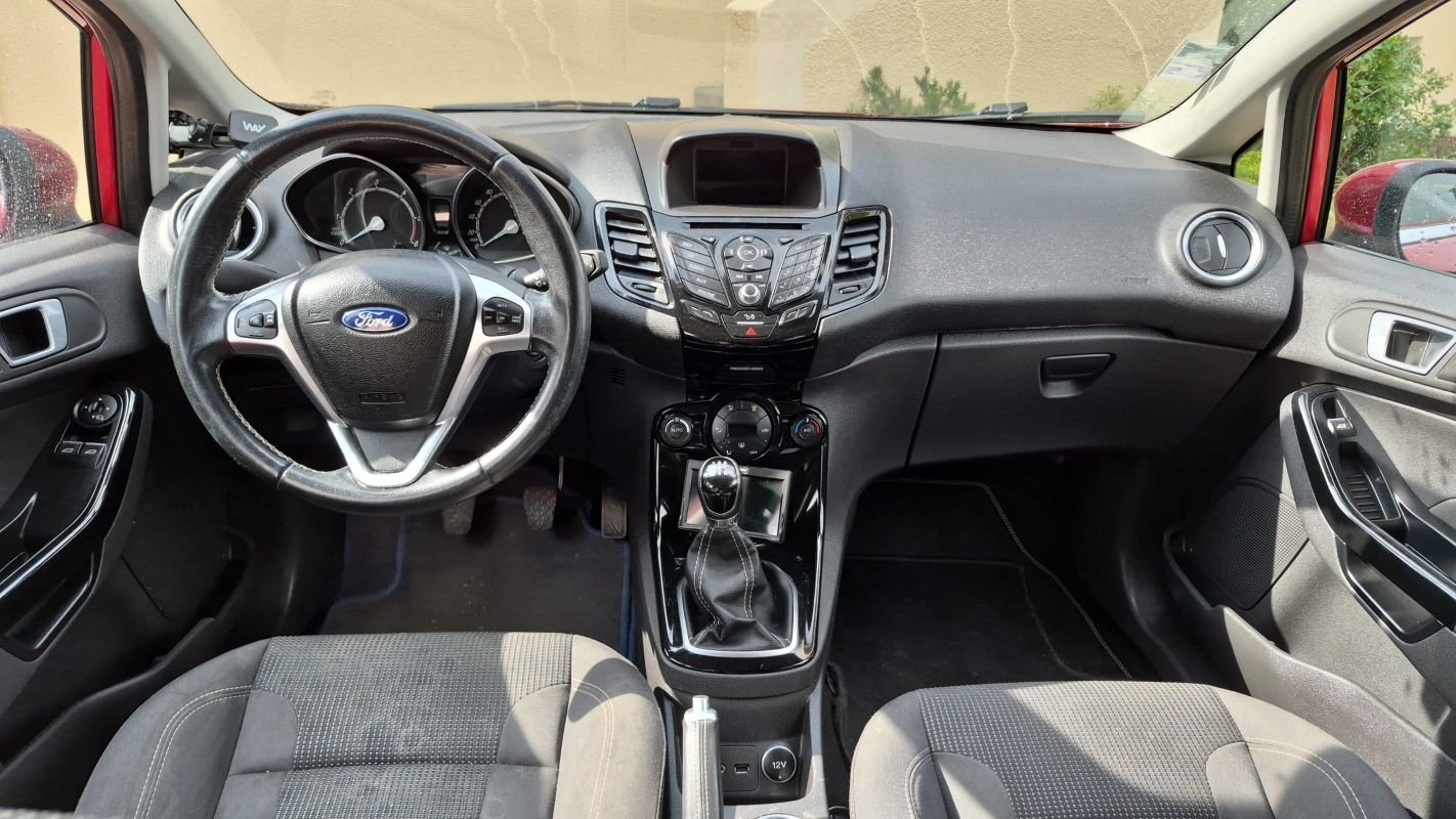 Ford Fiesta - Photo 11