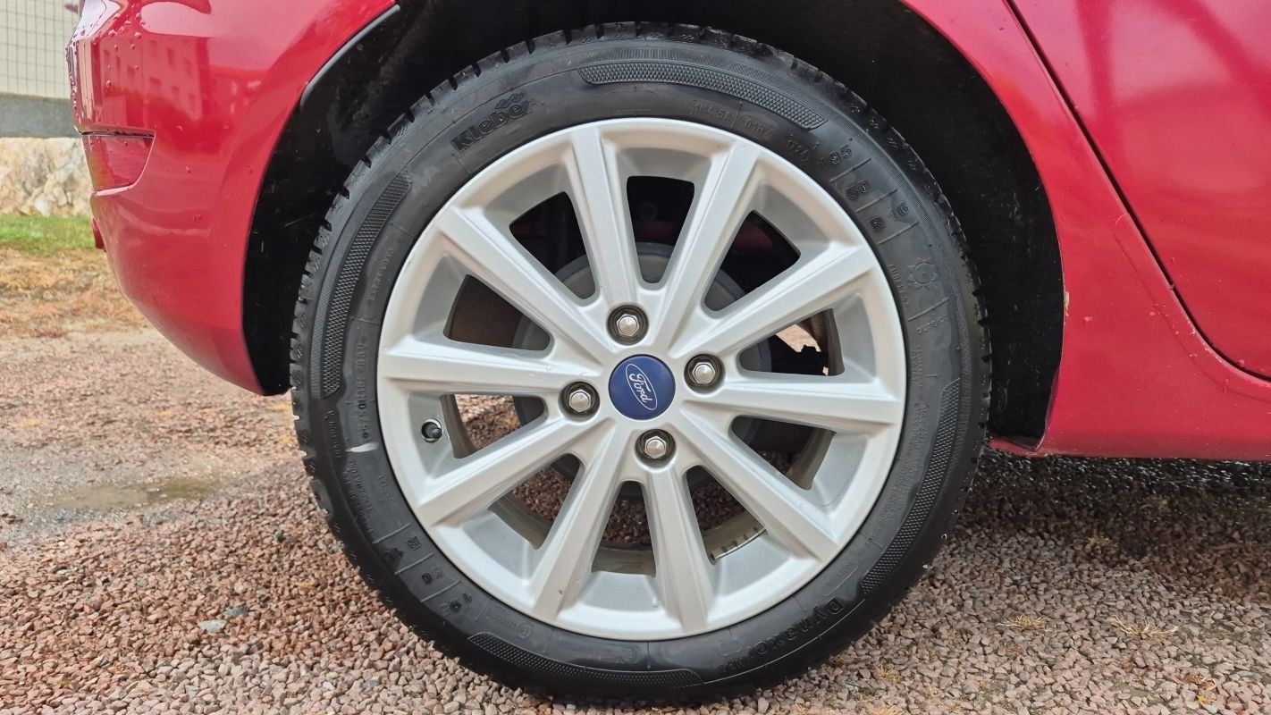 Ford Fiesta - Photo 16