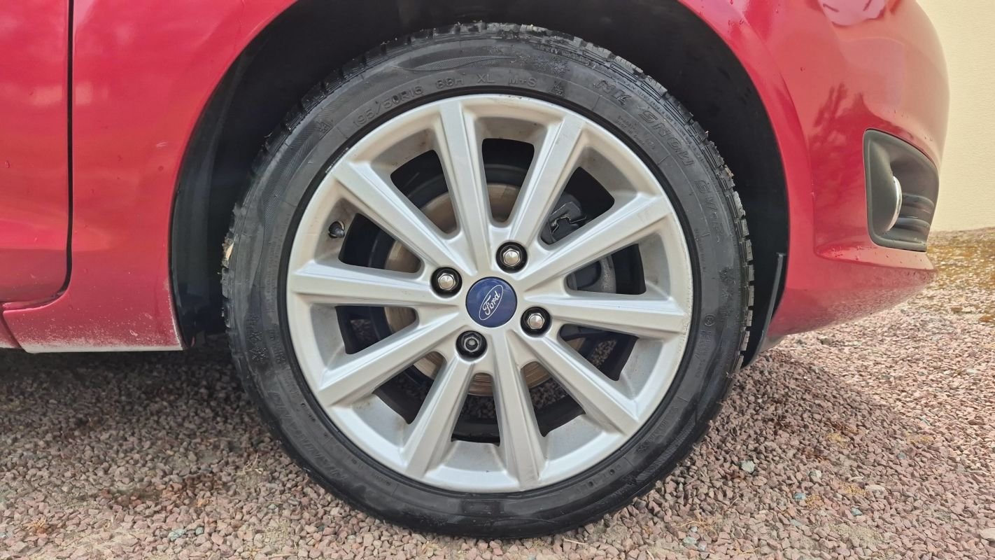 Ford Fiesta - Photo 17
