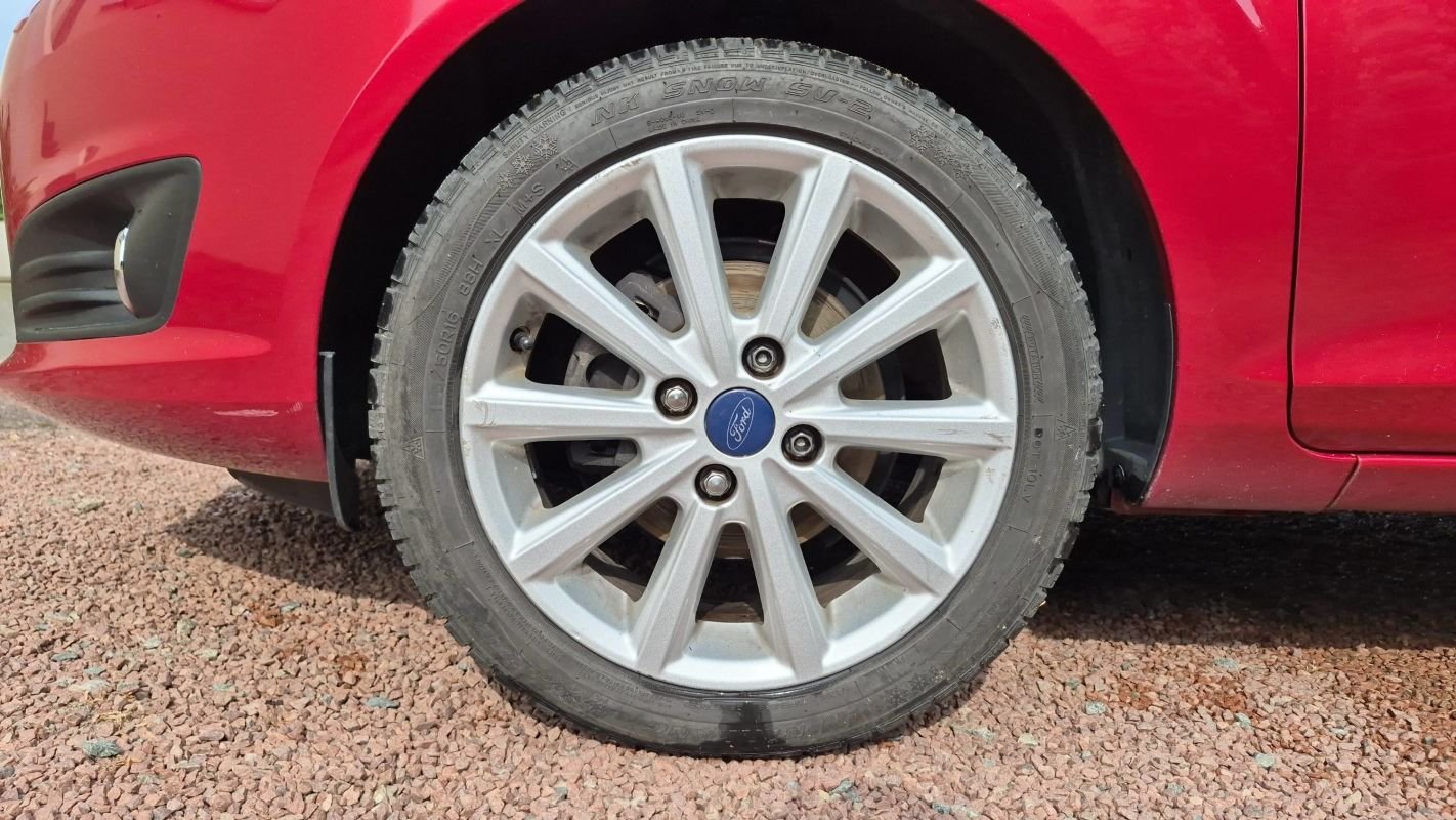 Ford Fiesta - Photo 18
