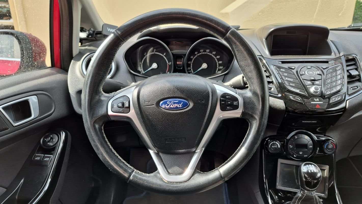 Ford Fiesta - Photo 23