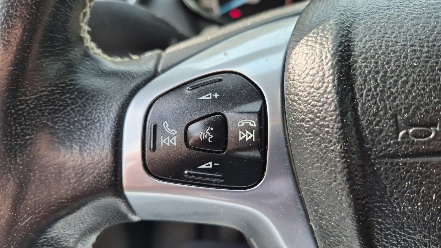 Ford Fiesta - Photo 29
