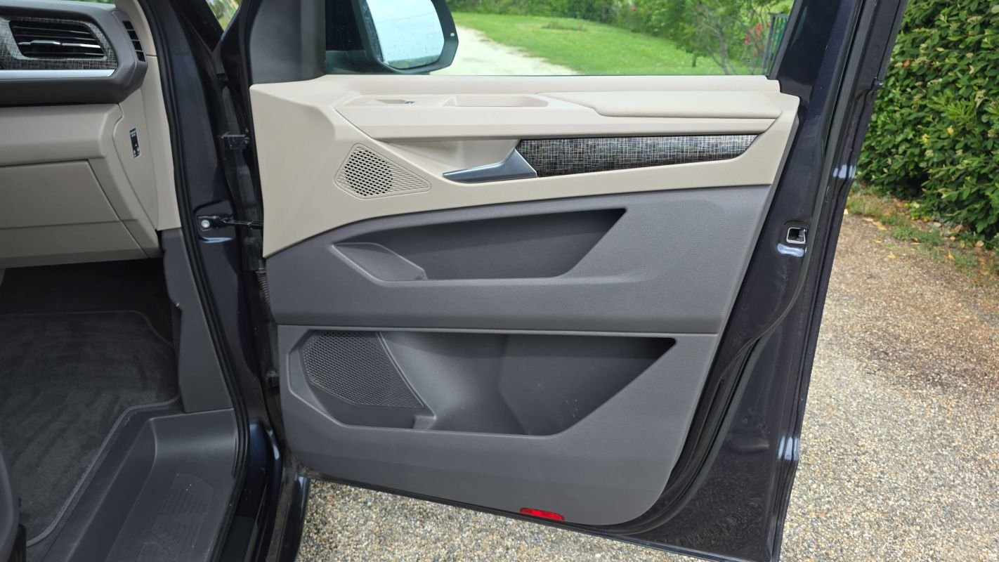 Volkswagen Multivan - Photo 24