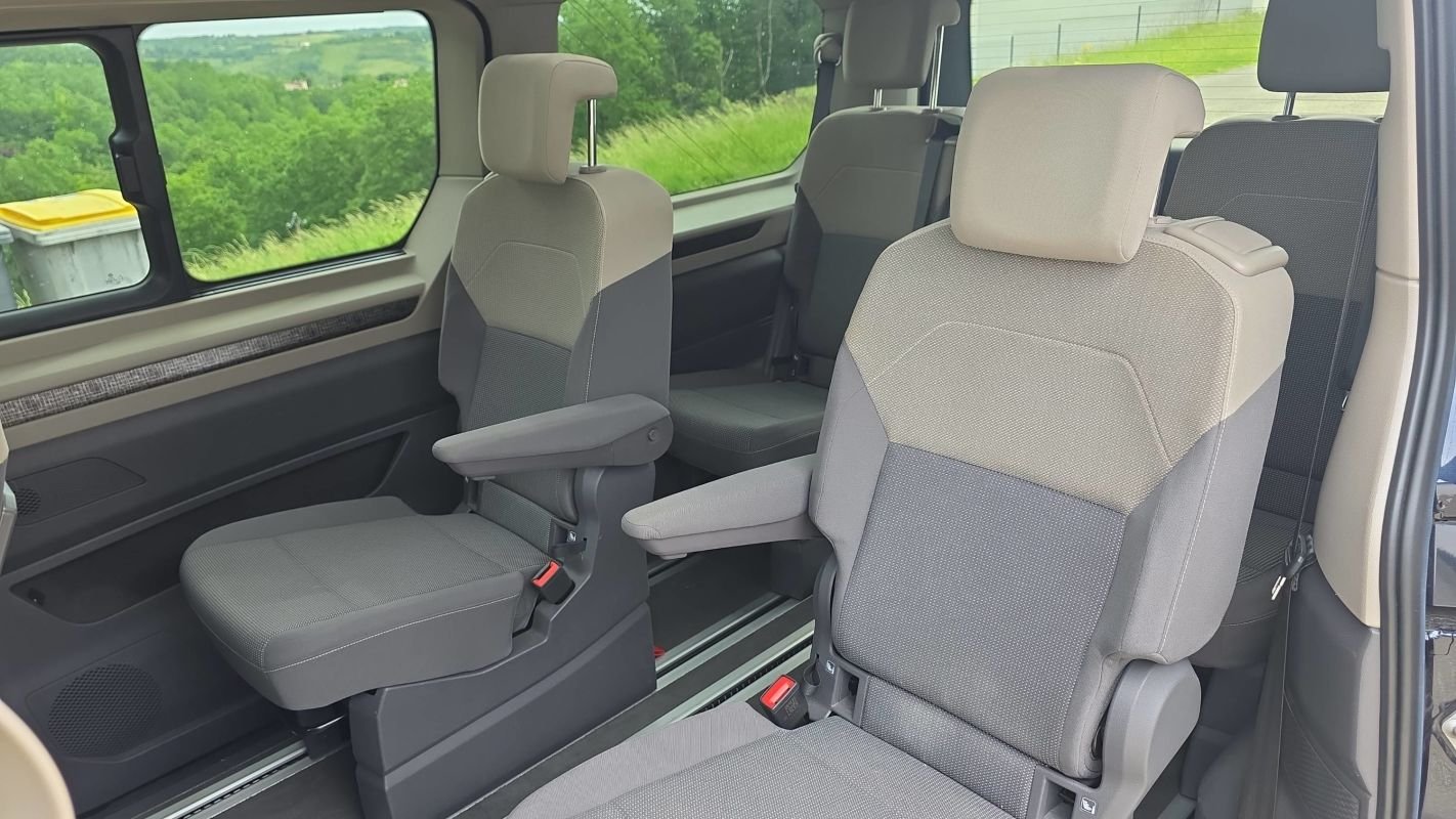 Volkswagen Multivan - Photo 28