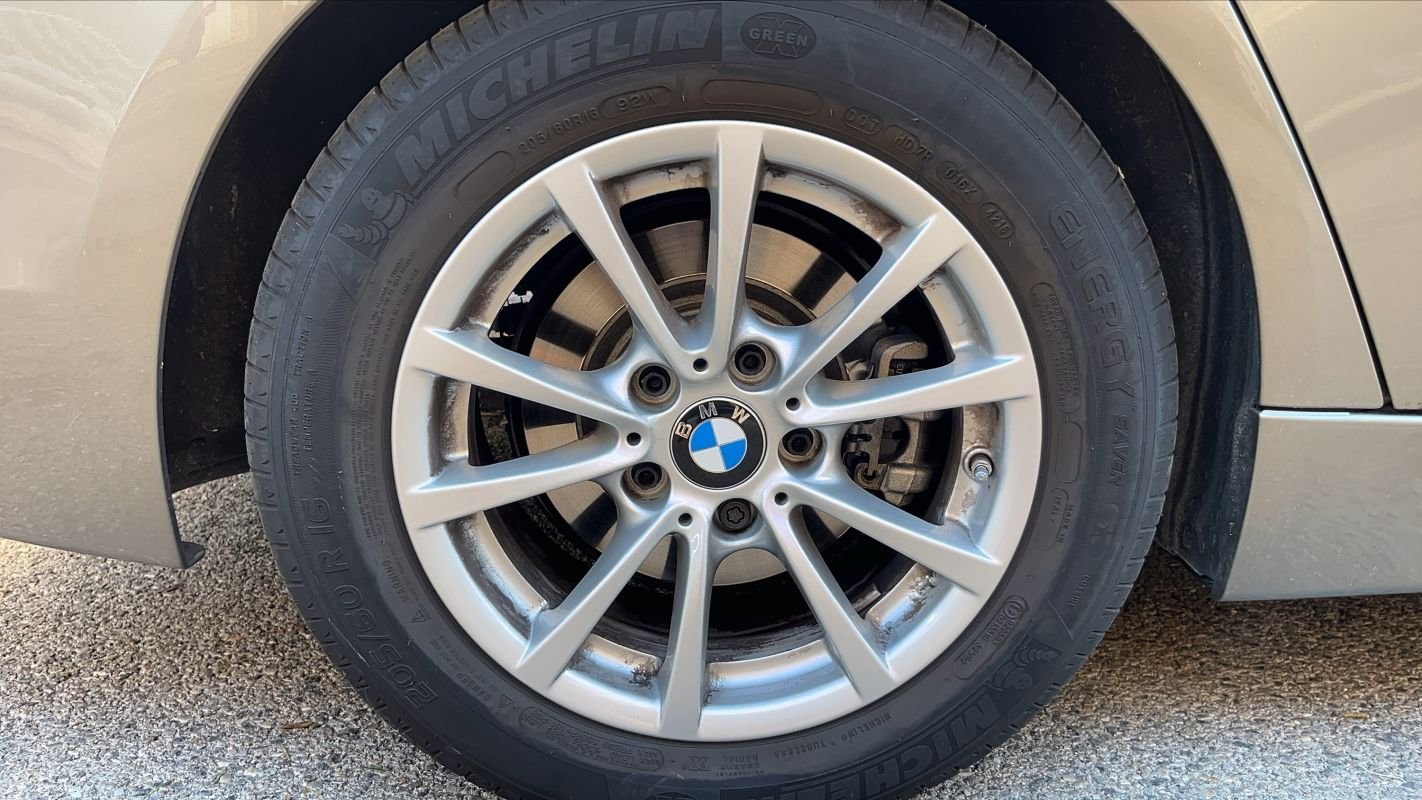 BMW Série 3 - Photo 16