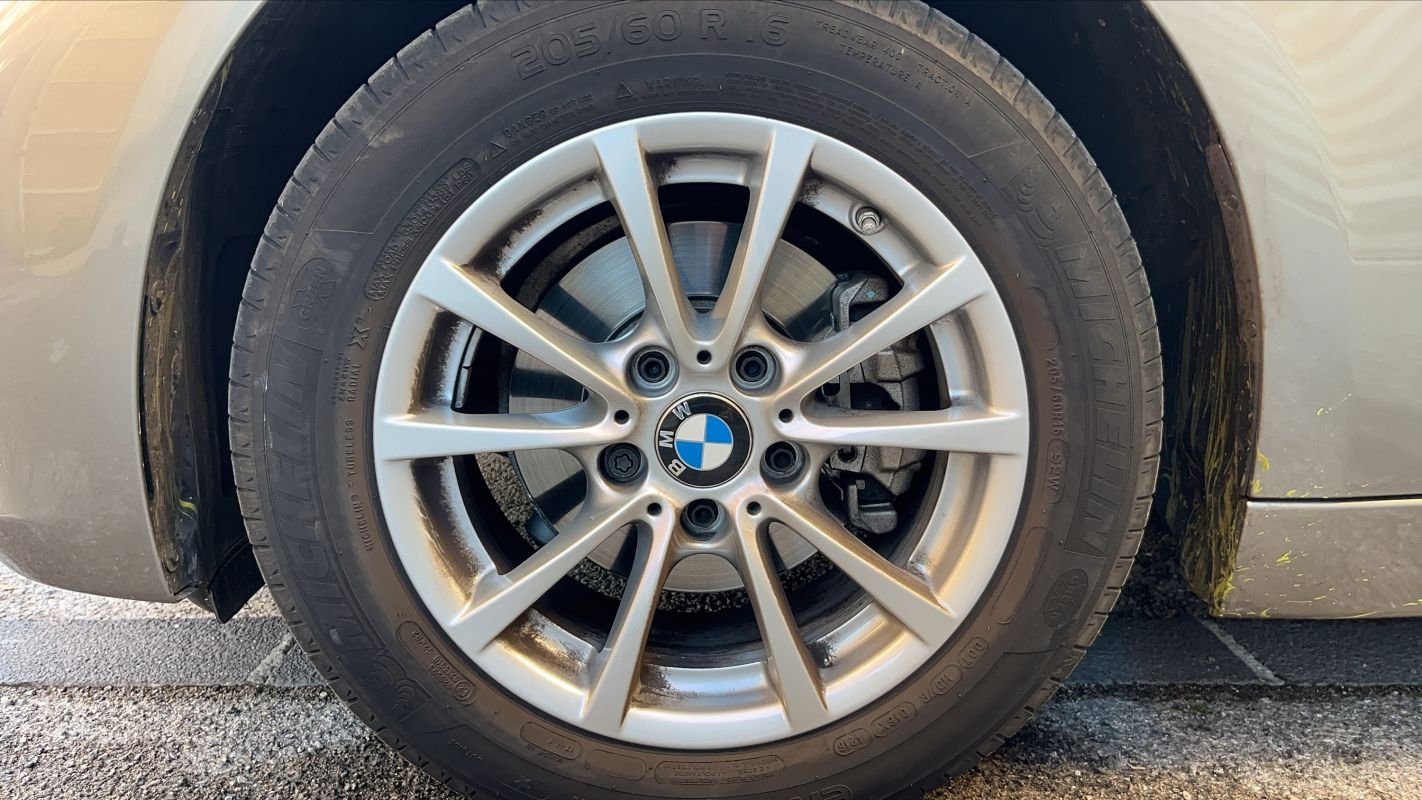 BMW Série 3 - Photo 18