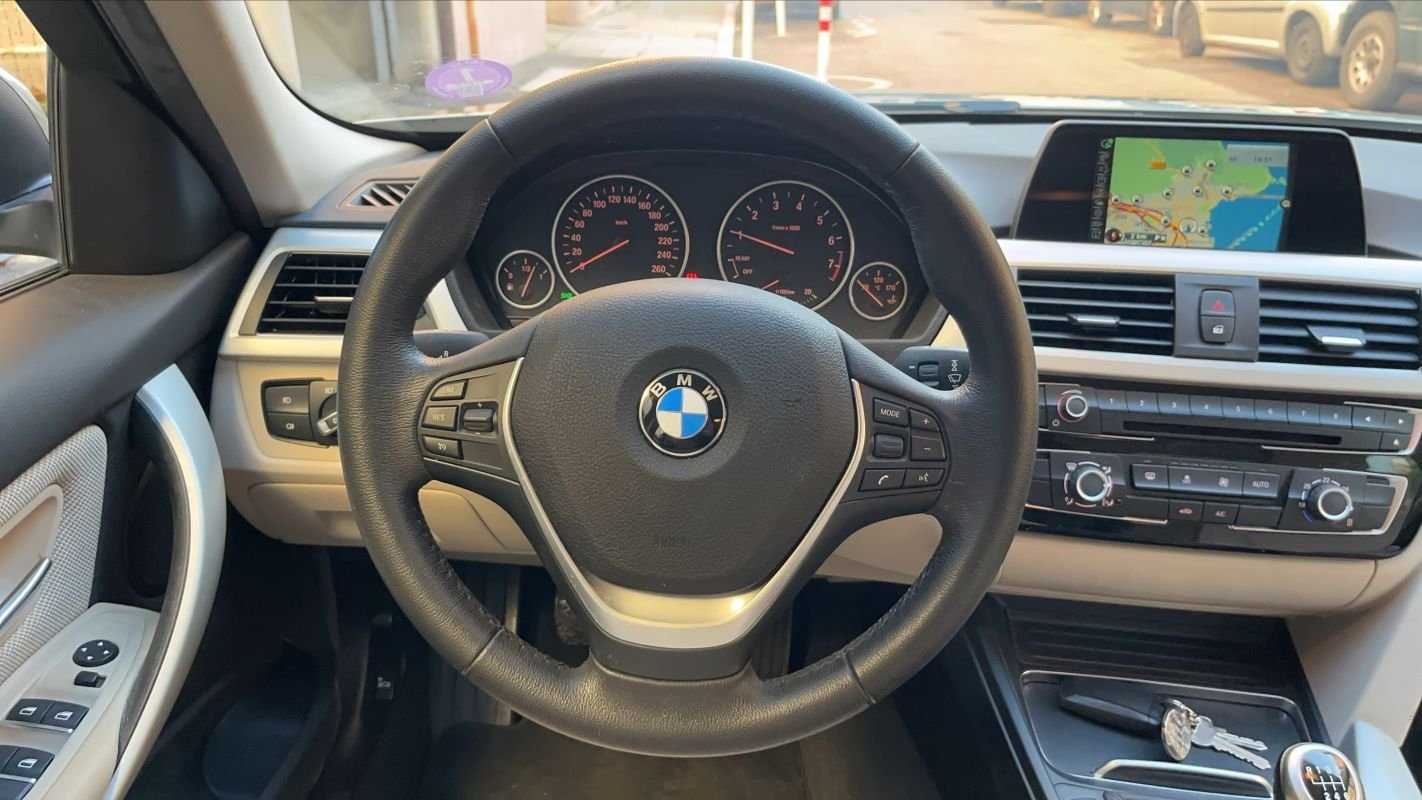 BMW Série 3 - Photo 24