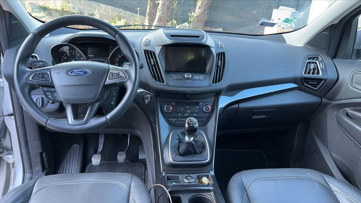Ford Kuga - Photo 11