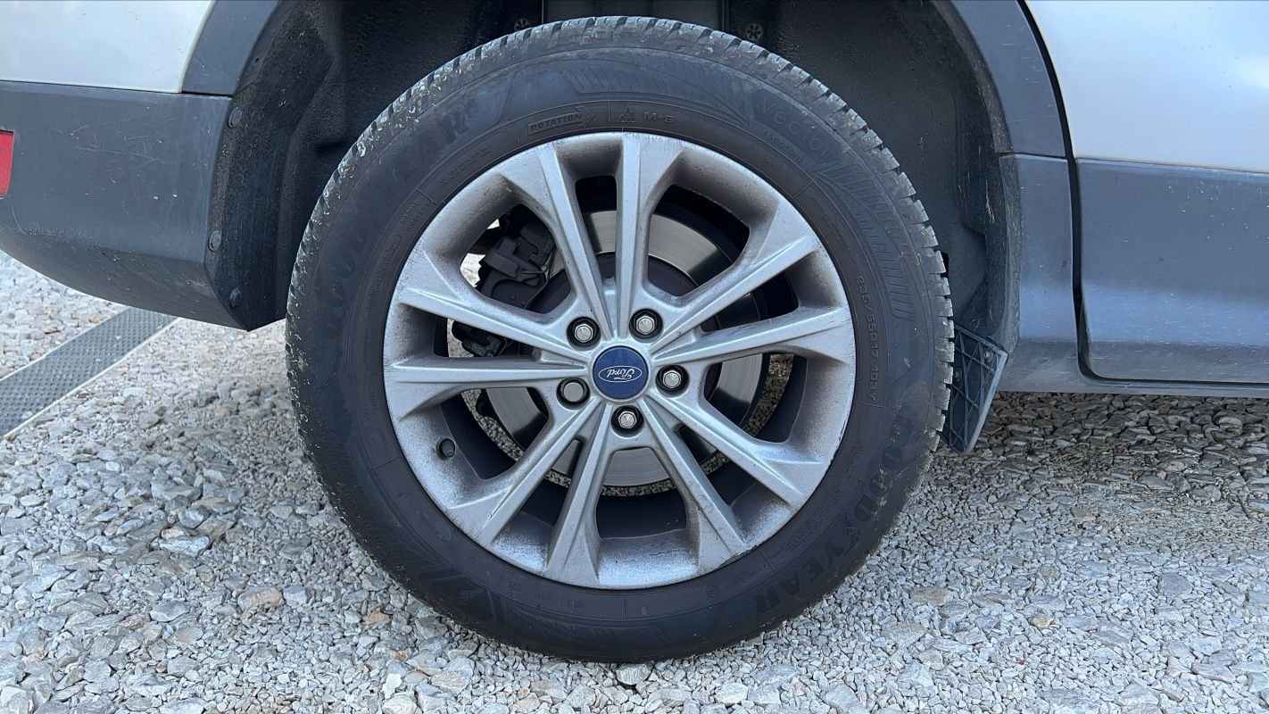 Ford Kuga - Photo 16