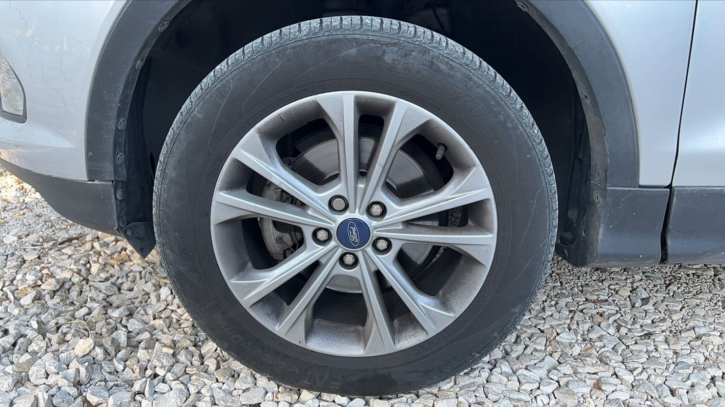 Ford Kuga - Photo 18
