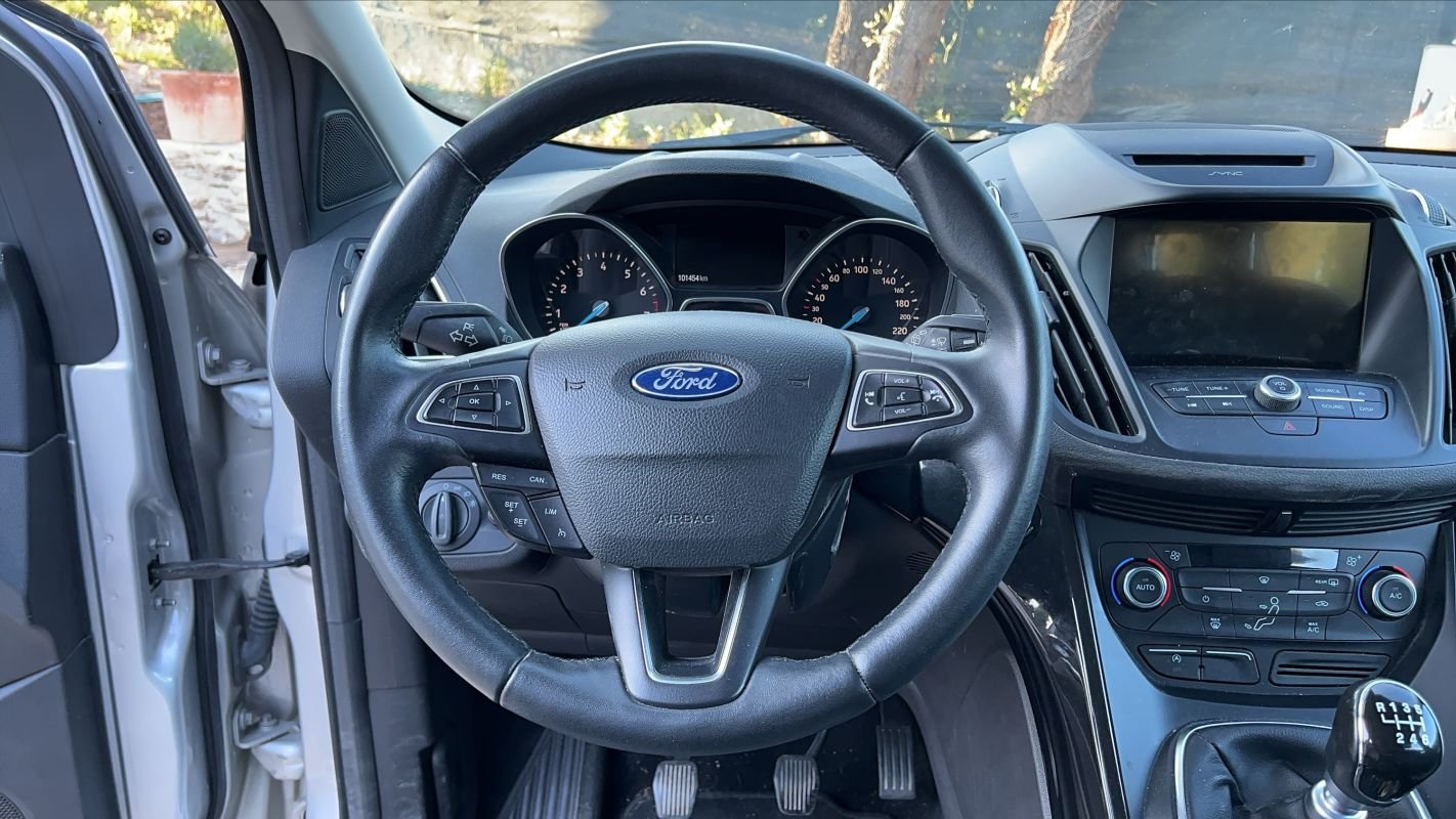 Ford Kuga - Photo 22