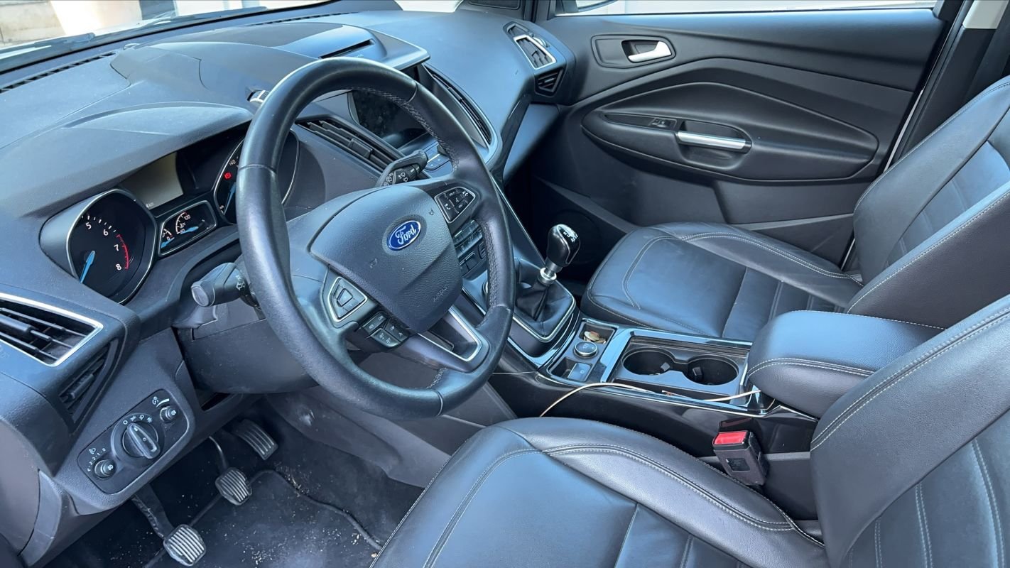 Ford Kuga - Photo 8