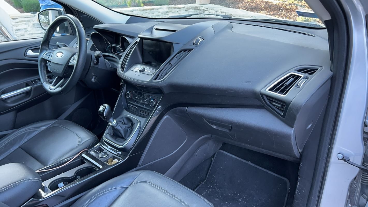 Ford Kuga - Photo 10
