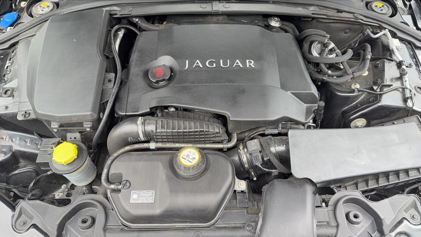 Jaguar XF - Photo 15
