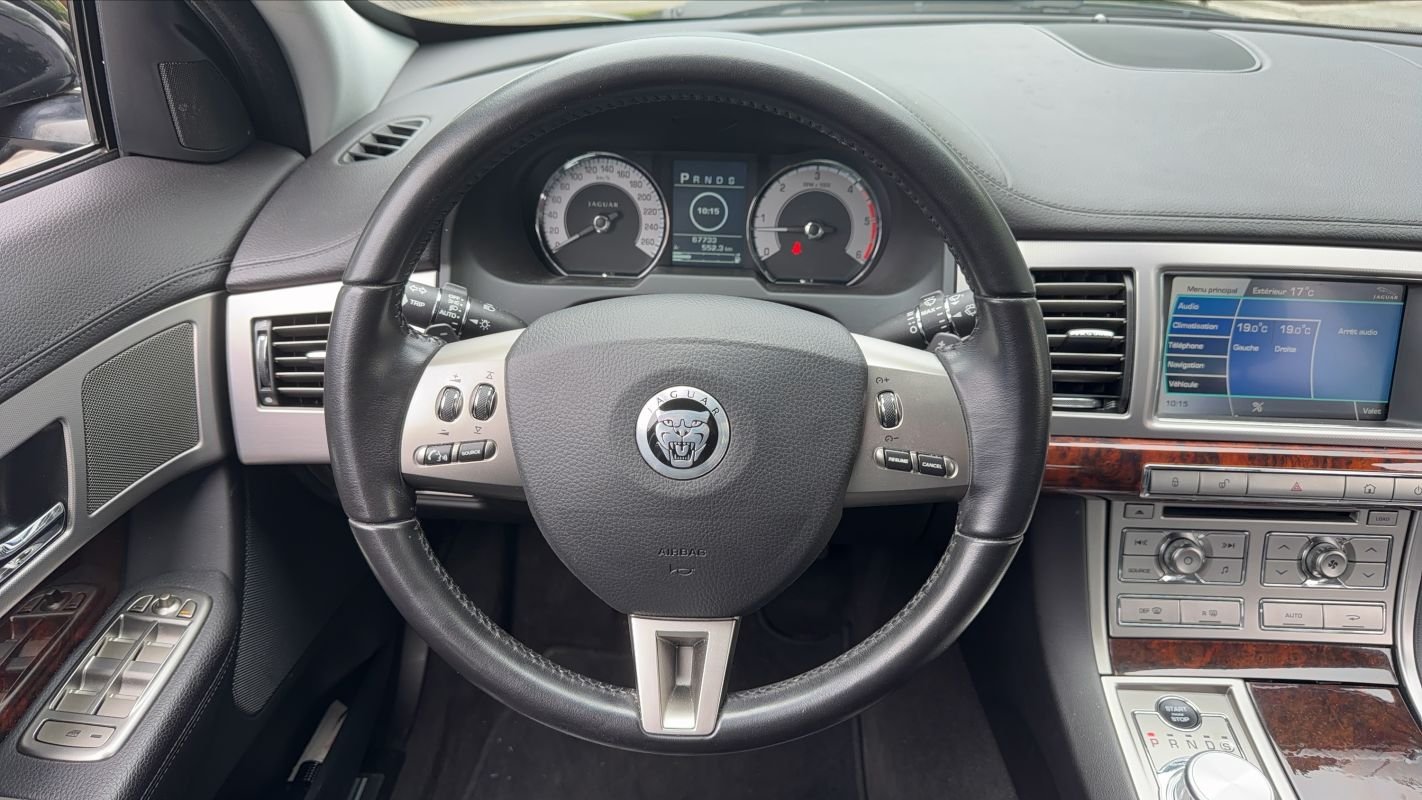Jaguar XF - Photo 23