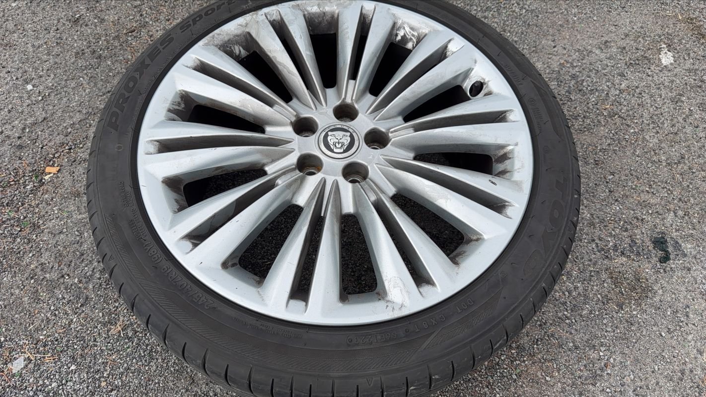 Jaguar XF - Photo 25