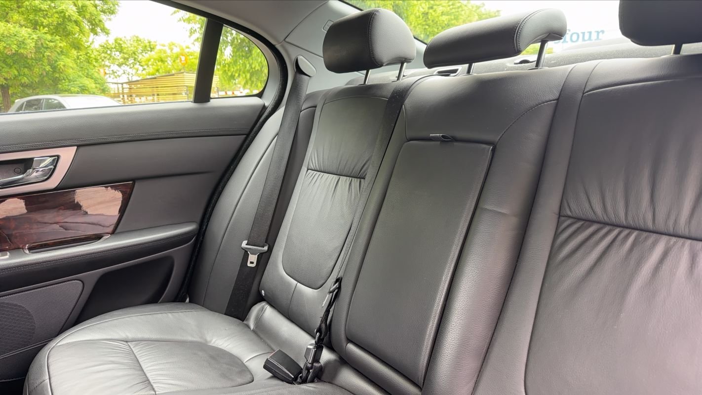 Jaguar XF - Photo 9