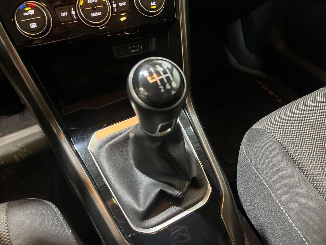 Volkswagen T-Roc - Photo 11