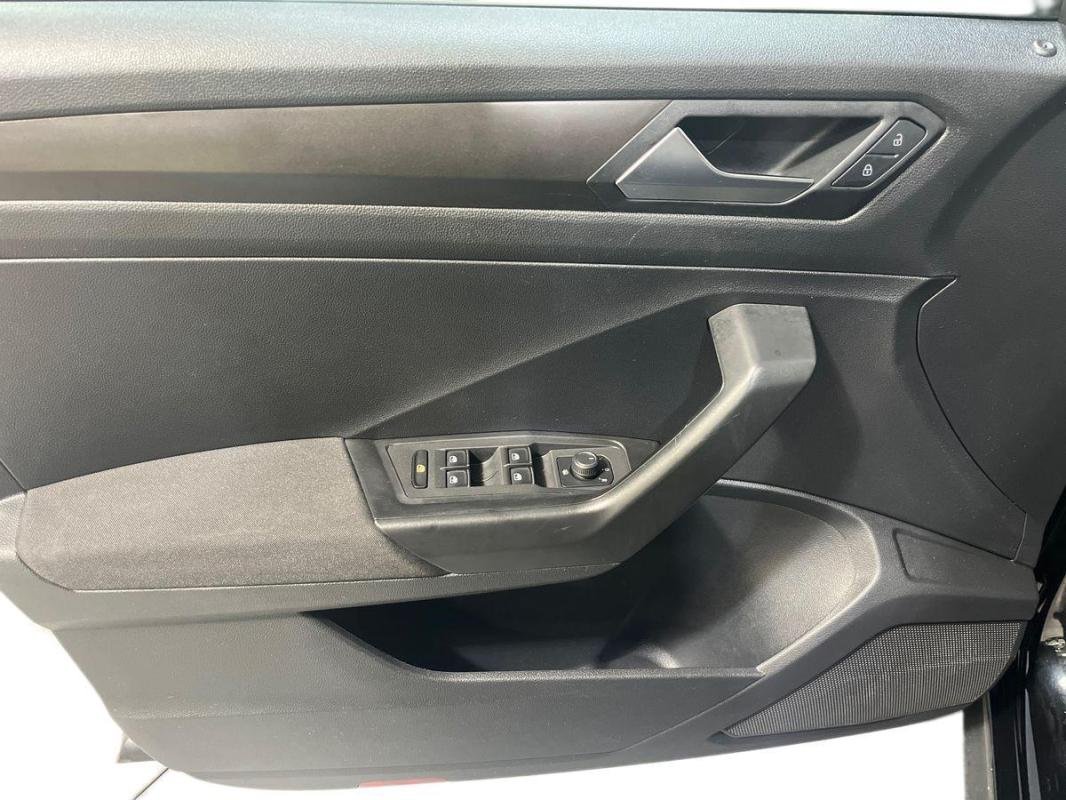 Volkswagen T-Roc - Photo 15