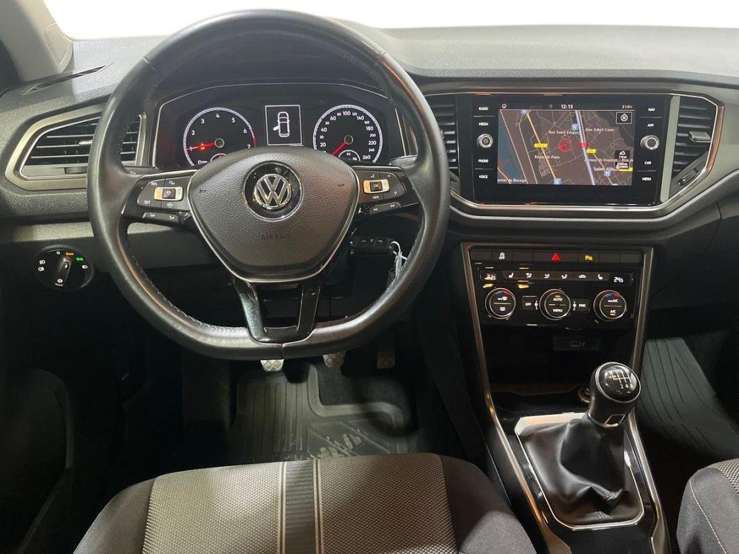 Volkswagen T-Roc - Photo 24