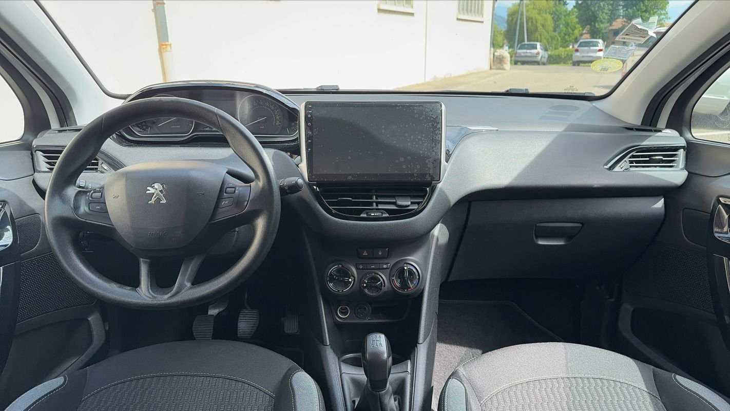 Peugeot 208 - Photo 11