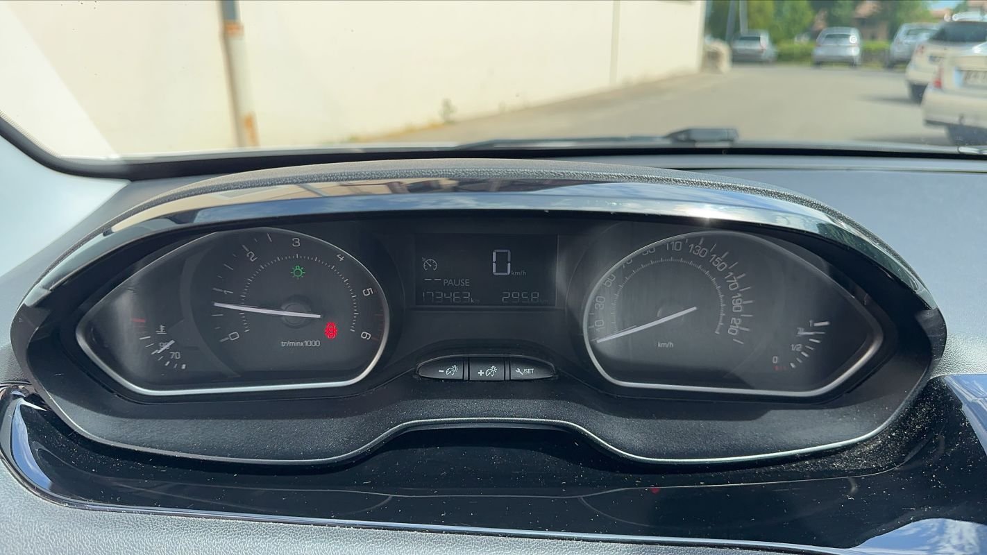 Peugeot 208 - Photo 12