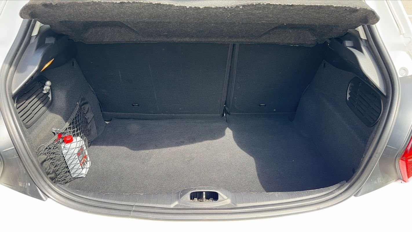 Peugeot 208 - Photo 14