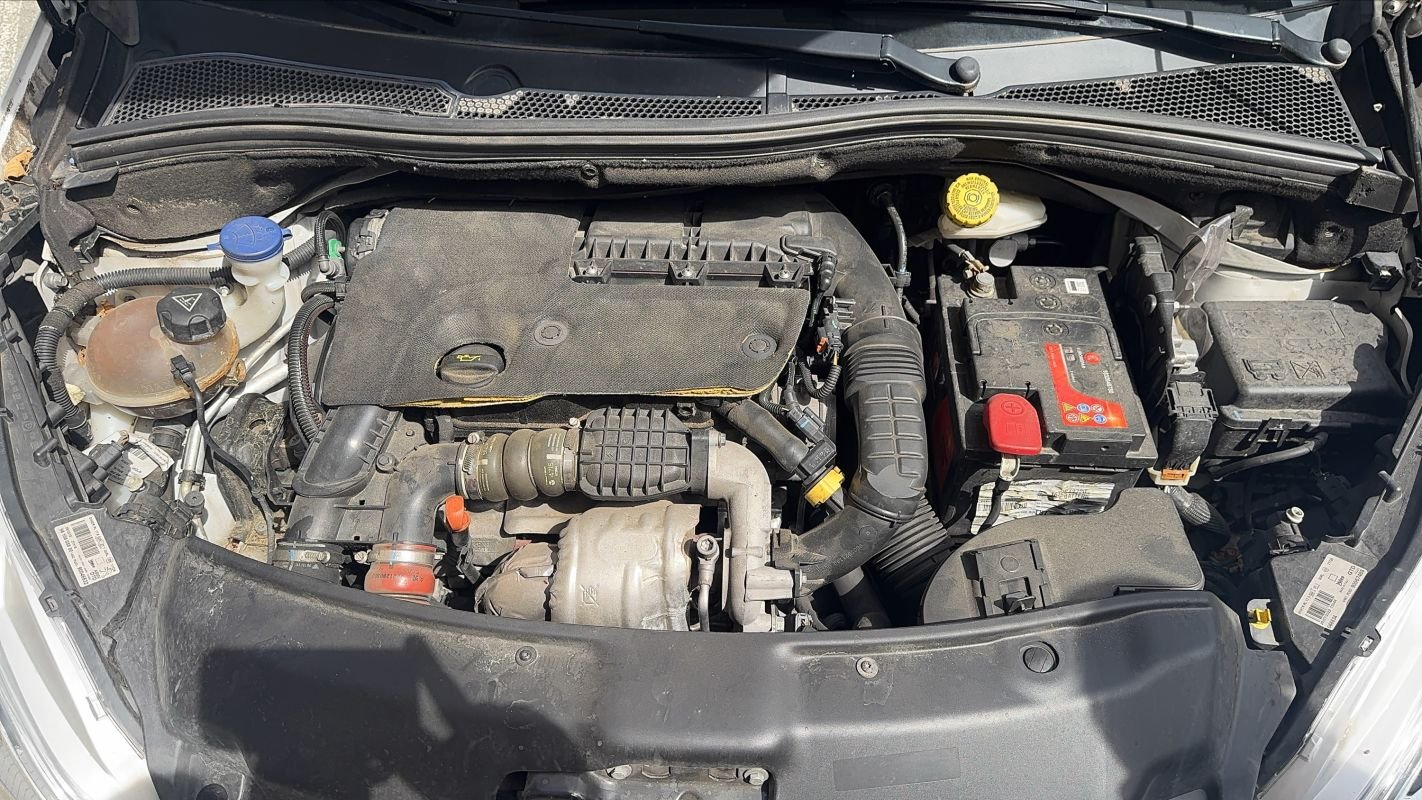 Peugeot 208 - Photo 15