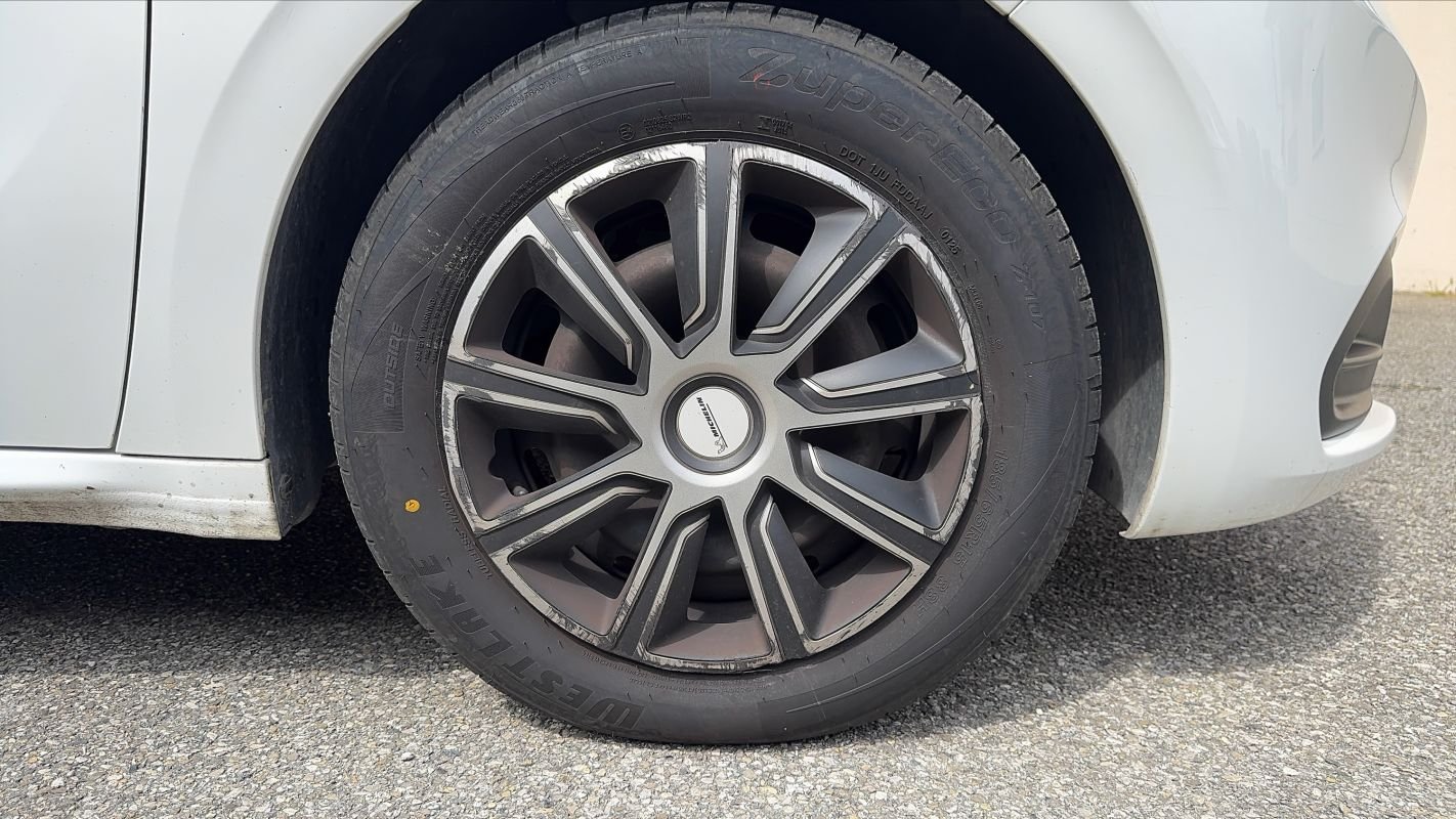 Peugeot 208 - Photo 17