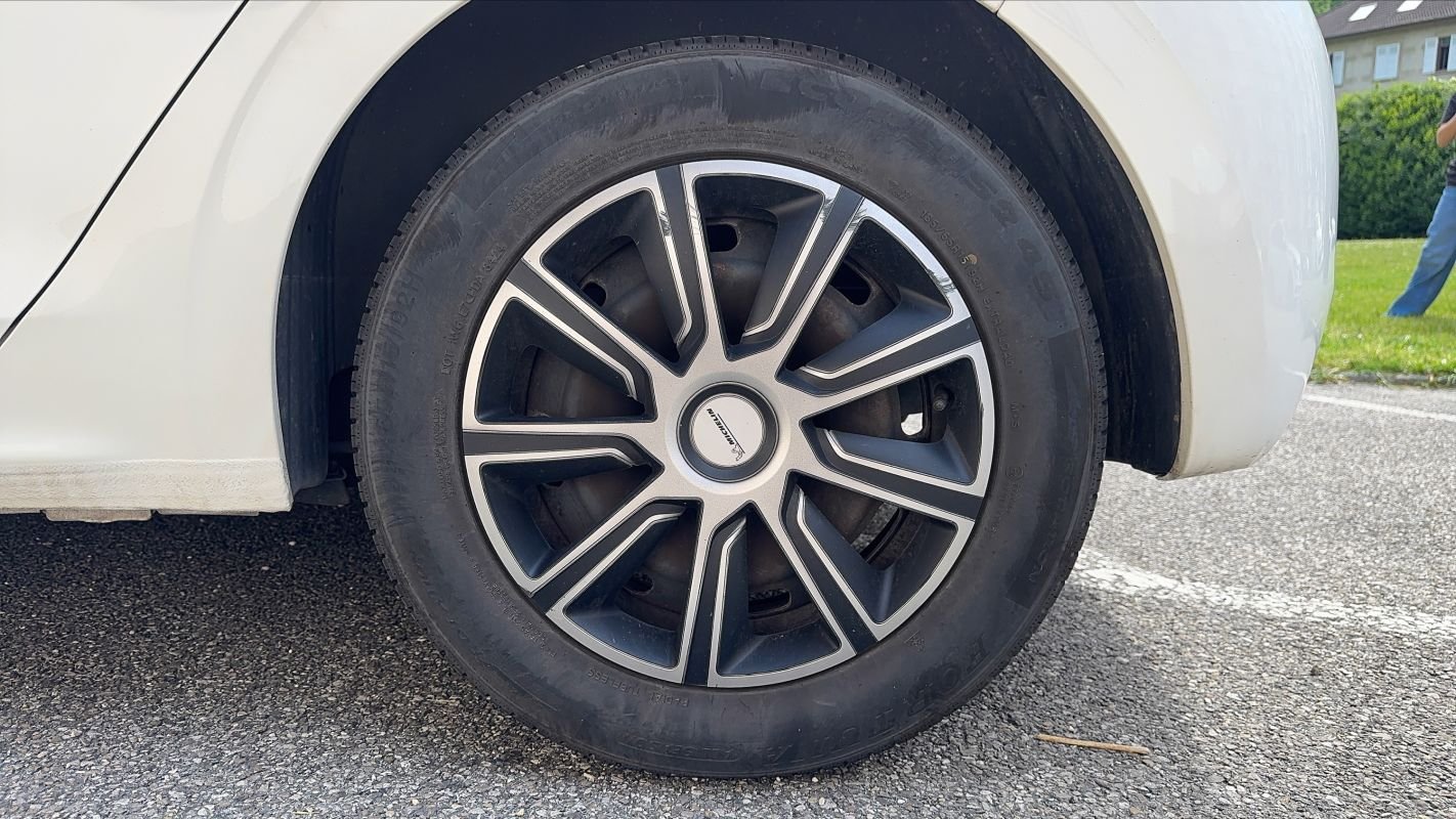 Peugeot 208 - Photo 19