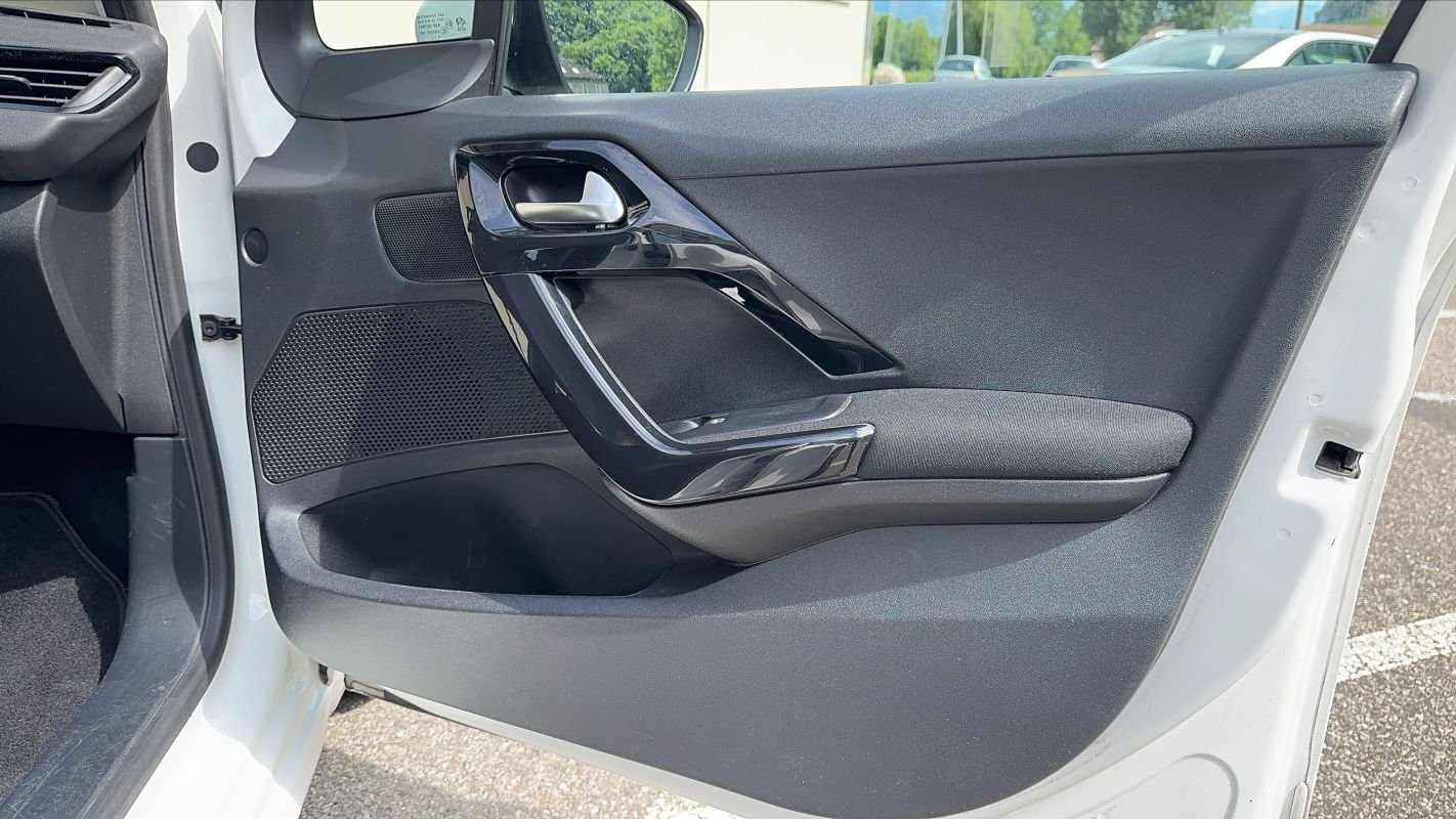 Peugeot 208 - Photo 23