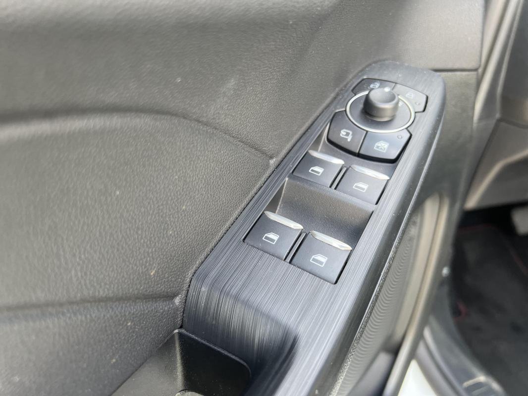 Ford Kuga - Photo 17