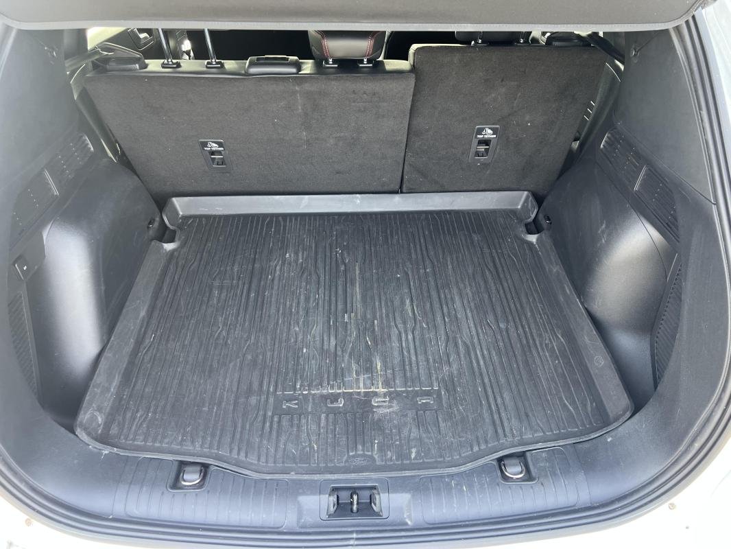 Ford Kuga - Photo 18