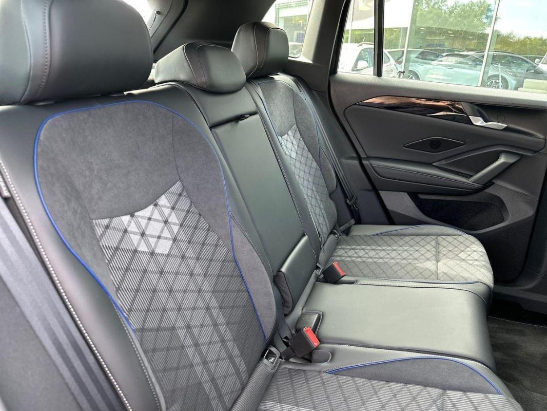 Volkswagen Tiguan - Photo 23