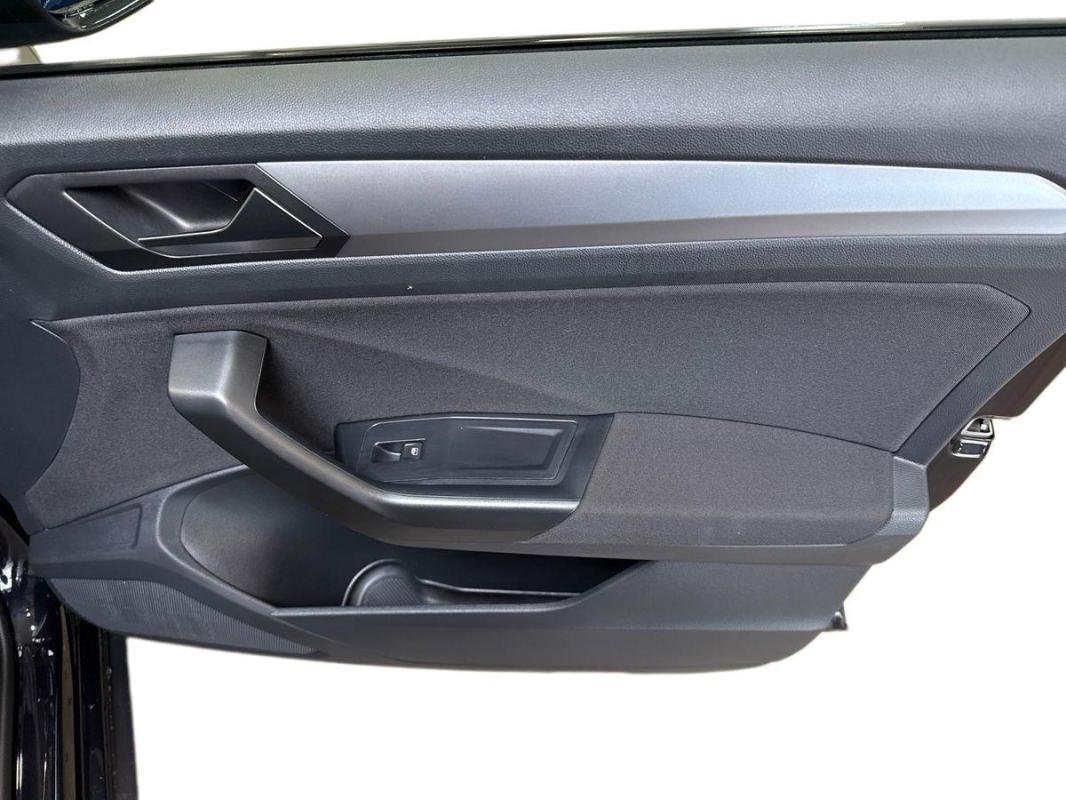 Volkswagen T-Roc - Photo 15