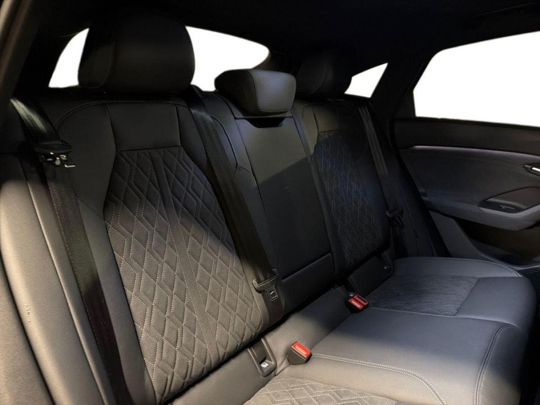 Audi SQ6 e-tron - Photo 23