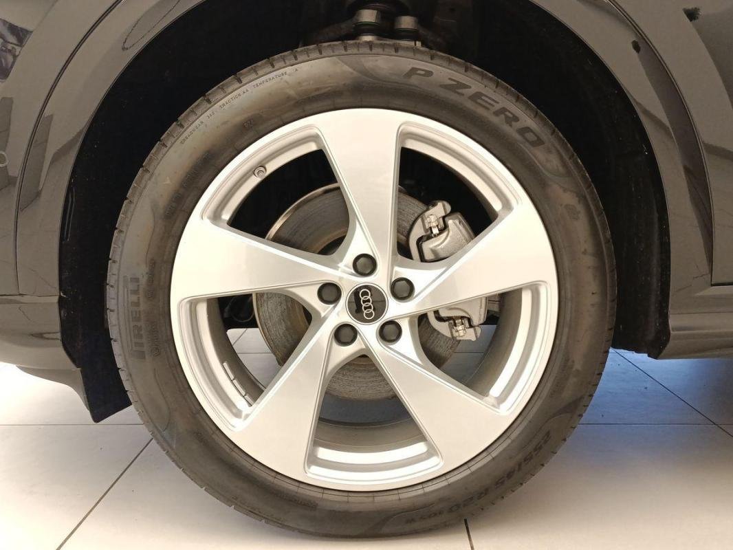 Audi Q5 - Photo 11
